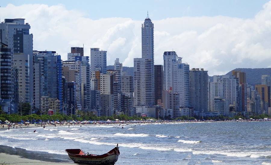 Vista externa do Millennium Palace, o prédio mais alto do Brasil