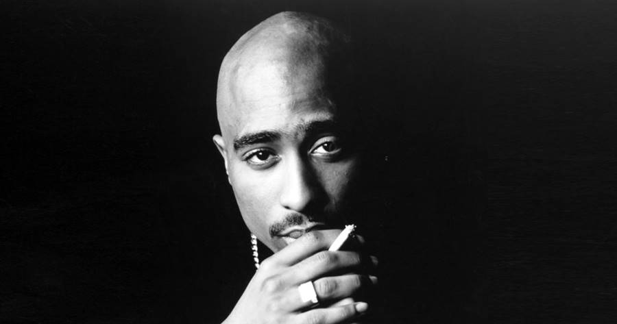 Tupac, músicas violentas e envolvimento com gangues