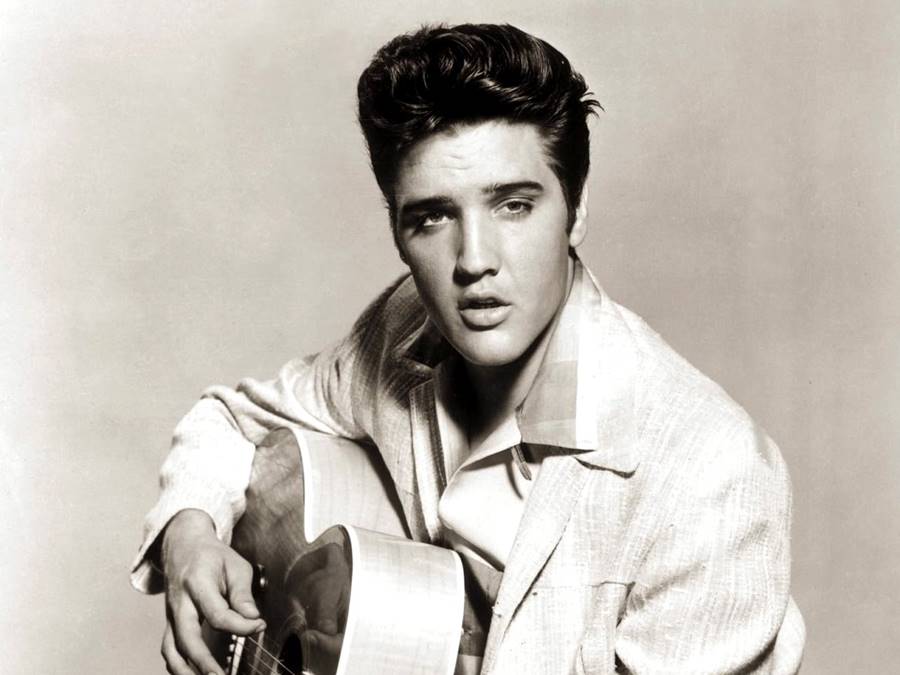Elvis Presley ainda não morreu