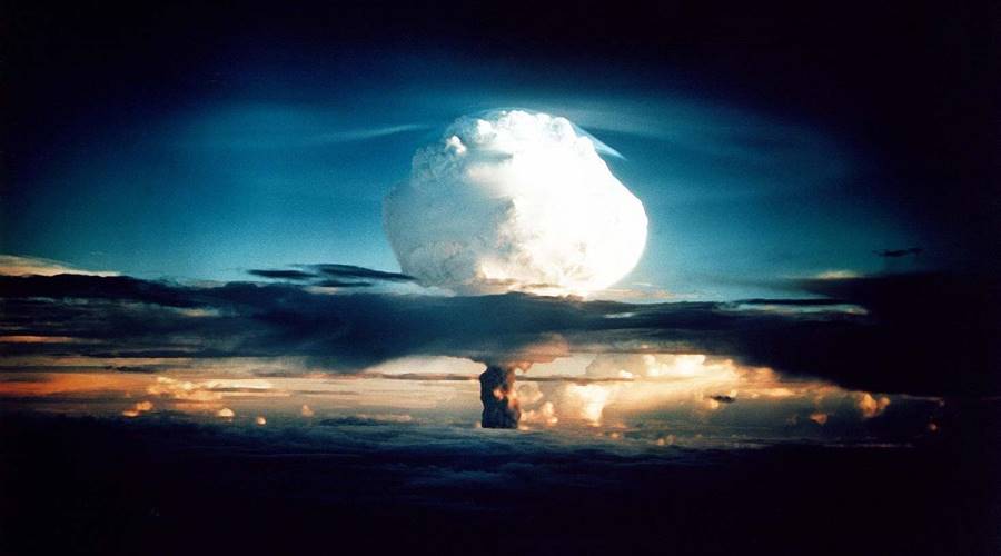 Explosão da bomba Ivy Mike - as bombas mais poderosas