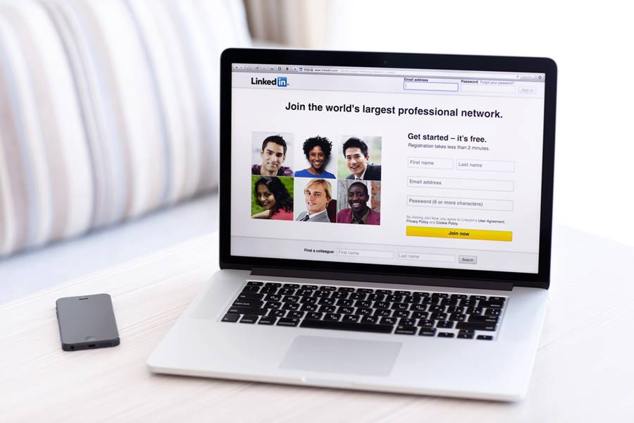 LinkedIn rodando em um notebook