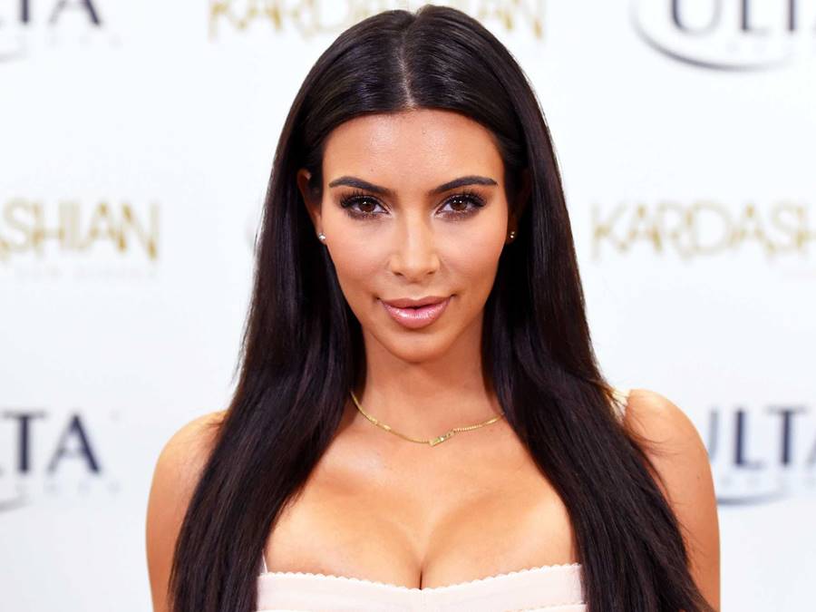 Kim Kardashian na lista das mulheres mais lindas do mundo.