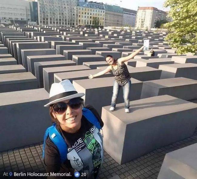Montagens chocantes no Memorial do Holocausto