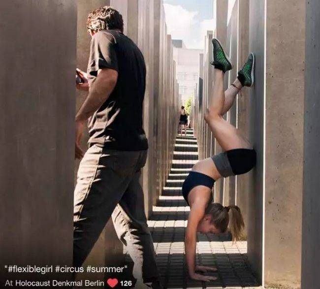 Montagens chocantes no Memorial do Holocausto