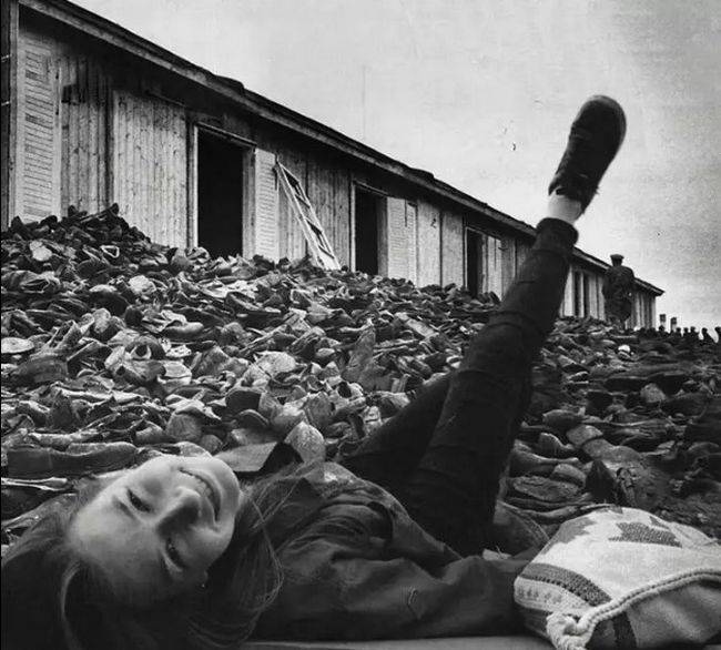 Montagens chocantes no Memorial do Holocausto